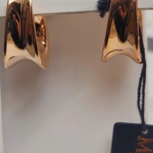 E183  14k Gold Concave Hoop Earrings.Bold but lightweight and comfy!14K rose g